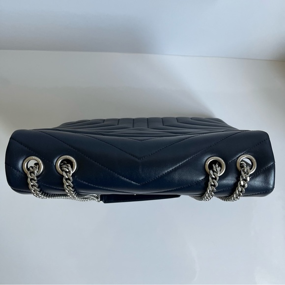 Saint Laurent Medium LouLou  ❌ Pending Sale ❌ - Picture 14 of 16